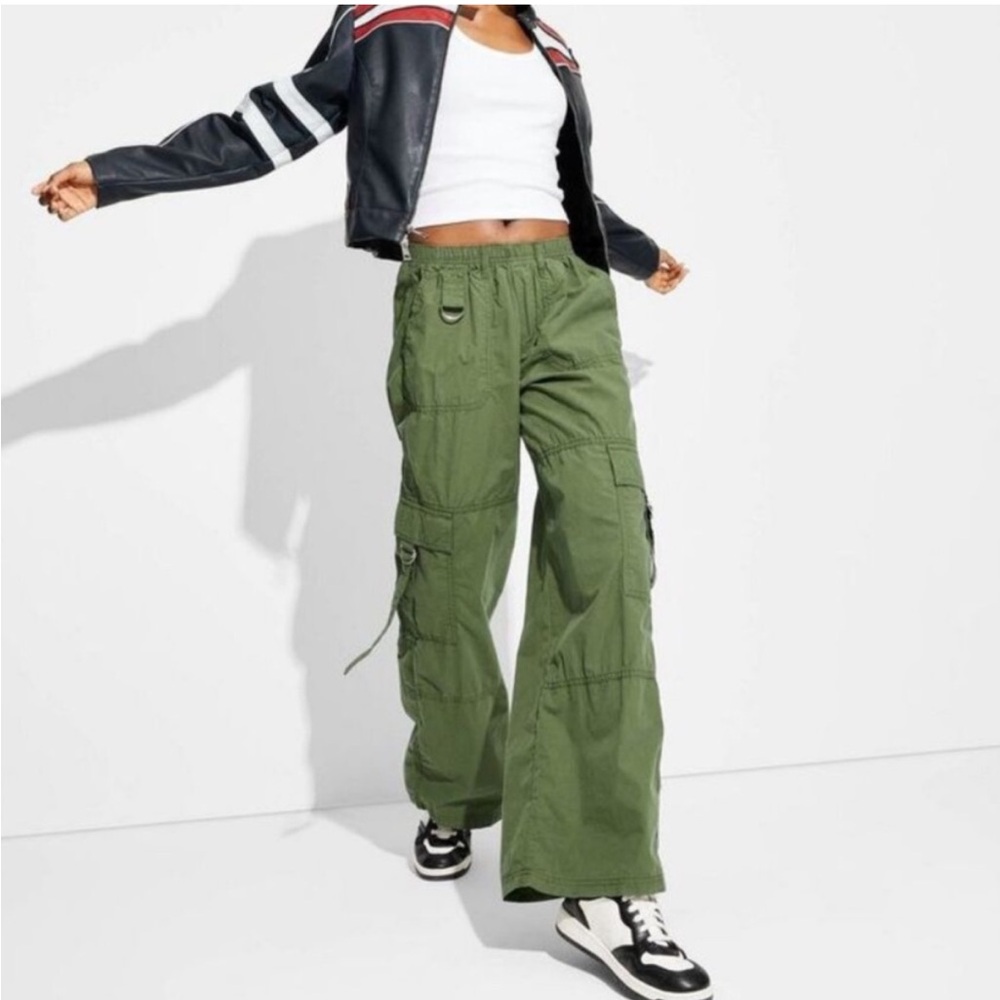 Wild Fable Green Mid-Rise Wide Leg Cargo Pants